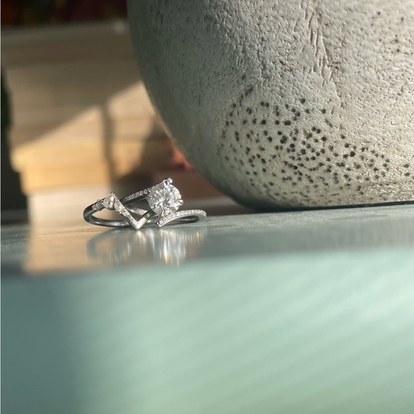 14k White Gold Diamond Engagement Ring and Wedding Band Set - Picture 4 of 10